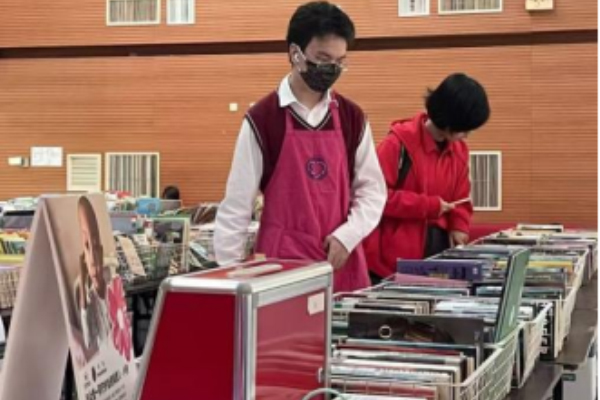 The Heartstrings Special Fund actively participated in the book purchase campaign, raising funds for charity.